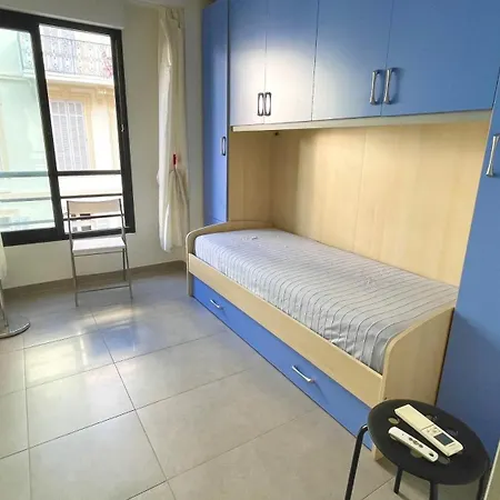 Modern 2 Bd Next To Rue Dantibes *