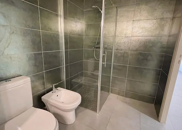 Modern 2 Bd Next To Rue Dantibes Daire