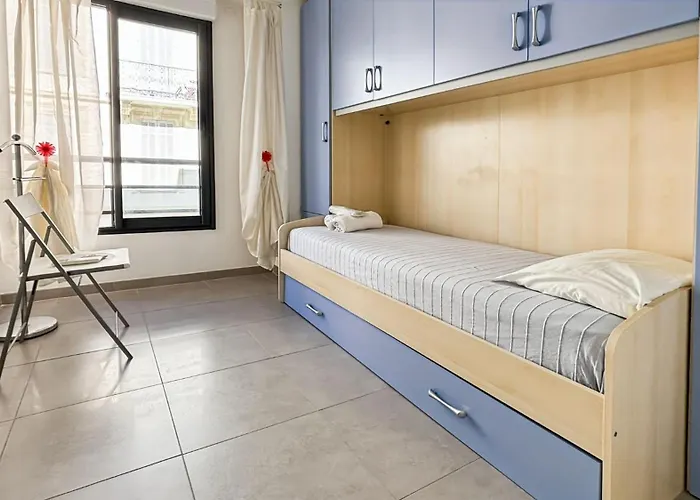 Modern 2 Bd Next To Rue Dantibes *
