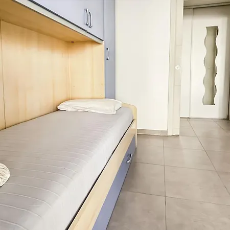 Modern 2 Bd Next To Rue Dantibes Apartamento